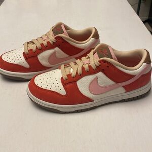 NIKE Women’s Dunk Low Premium “ Bacon” FB7910-600 Leather Sneakers Size 6.5